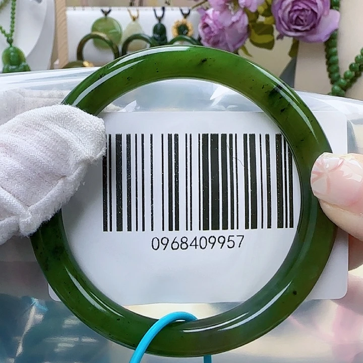 和田玉未镶嵌手镯包容62