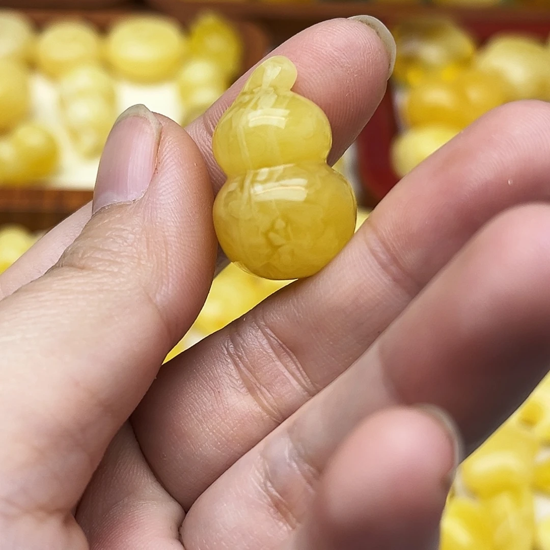 蜜蜡未镶嵌裸石天然