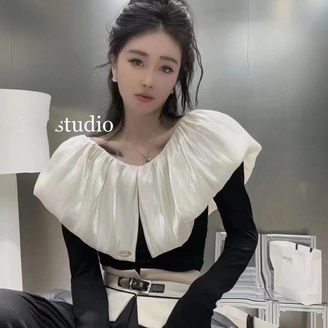 早秋新款小众设计感法式荷叶边一字肩上衣女