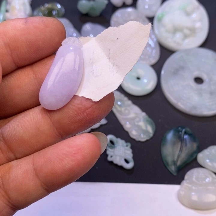 5***度翡翠未镶嵌颈饰翡翠