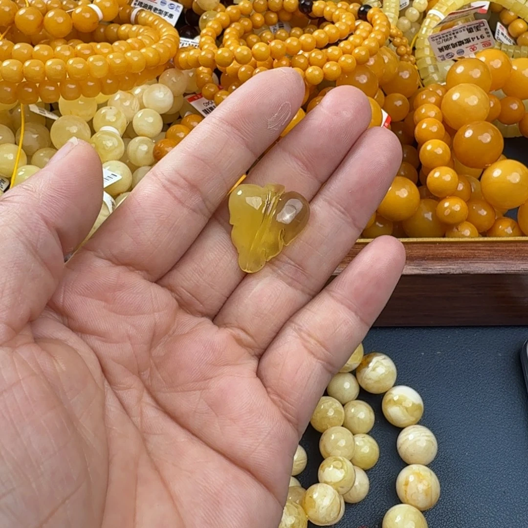 琥珀未镶嵌珠宝奇石