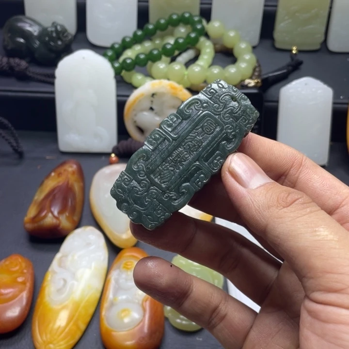 未镶嵌和田玉挂件