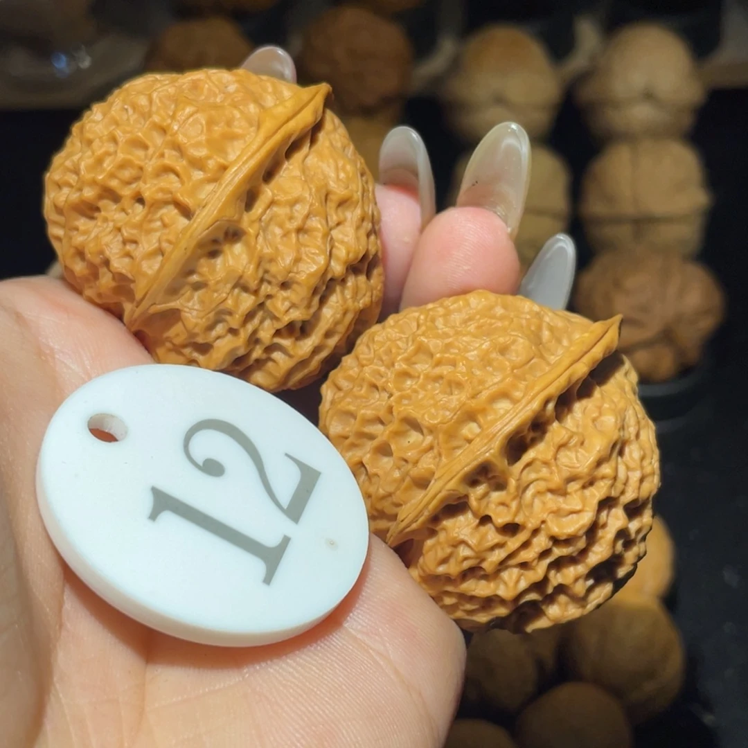 绝***念太湖石41尺寸核桃