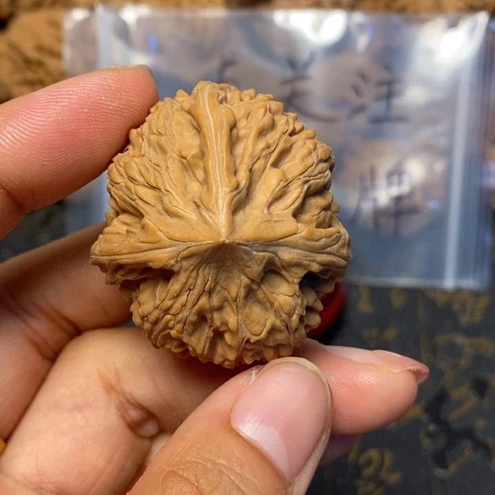 擎***苍文玩核桃吊坠文玩核桃异形单只