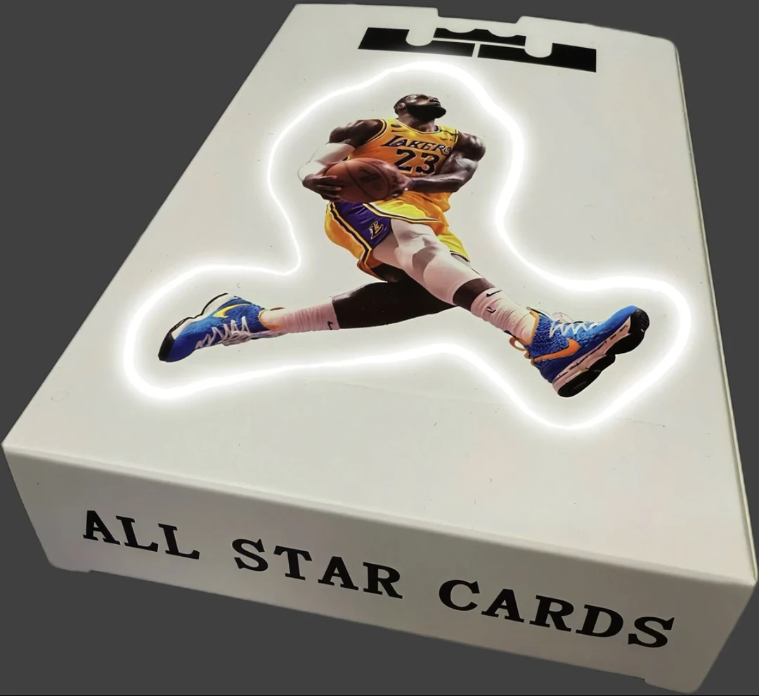 球星卡五张（猜球队）