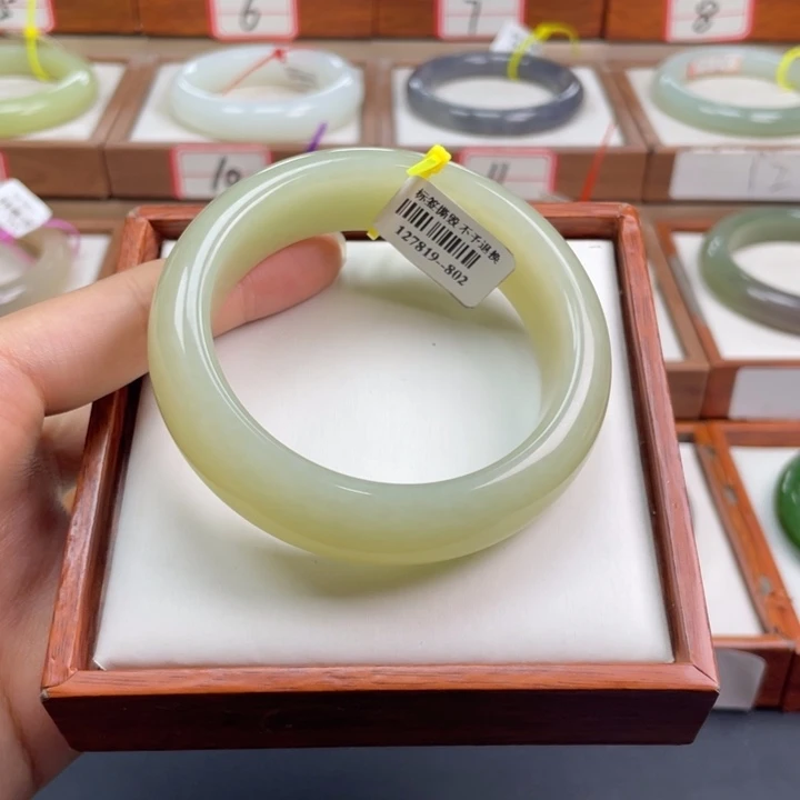 【闪购商品】未镶嵌手镯和田玉且末暖黄 11 5758