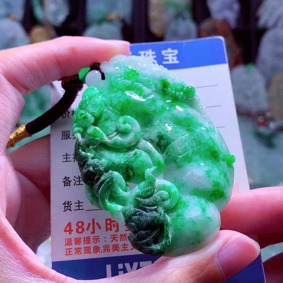 颈饰未镶嵌翡翠天然