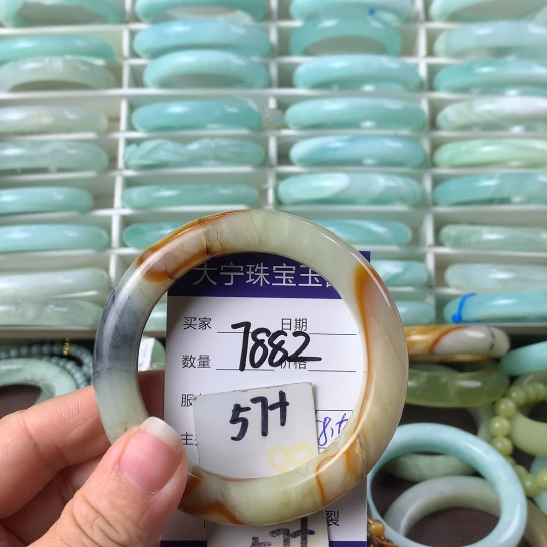 蛇纹石玉手镯未镶嵌7882