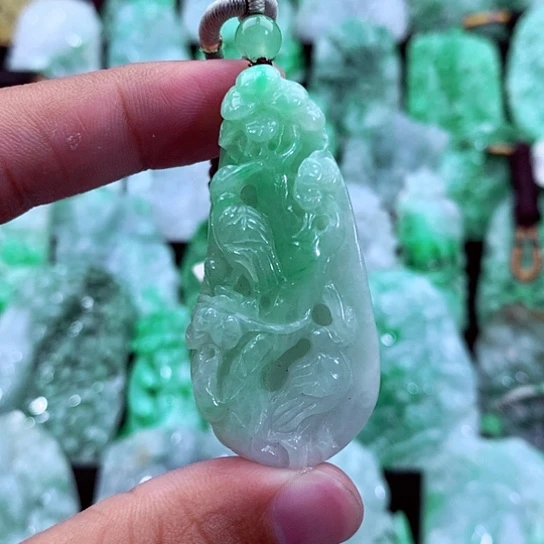 吊坠(不含链)未镶嵌翡翠