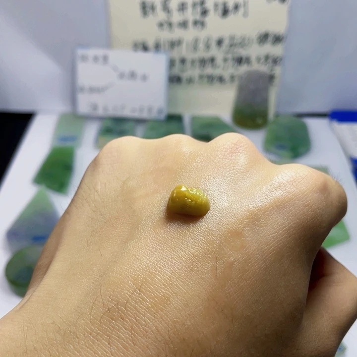 未镶嵌定制翡翠未抛光定制翡翠
