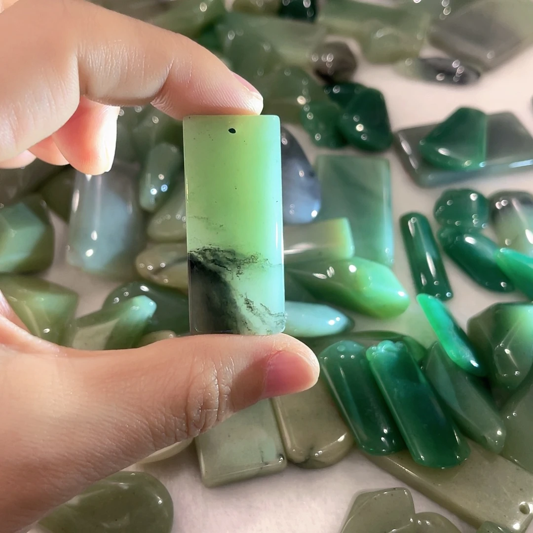 密玉（石英质玉）未镶嵌颈饰