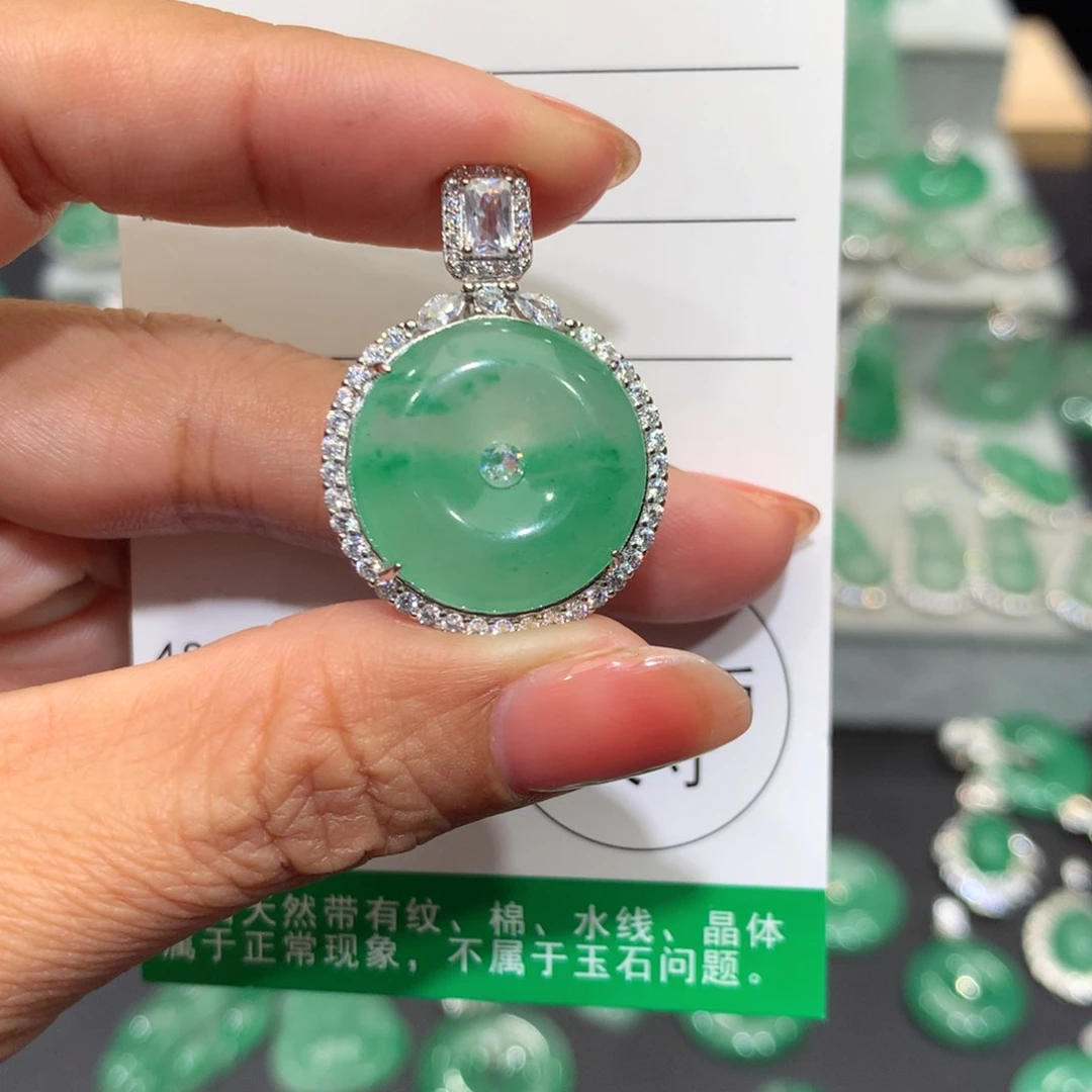 颈饰银S925镶嵌石英质玉（非洲翠）