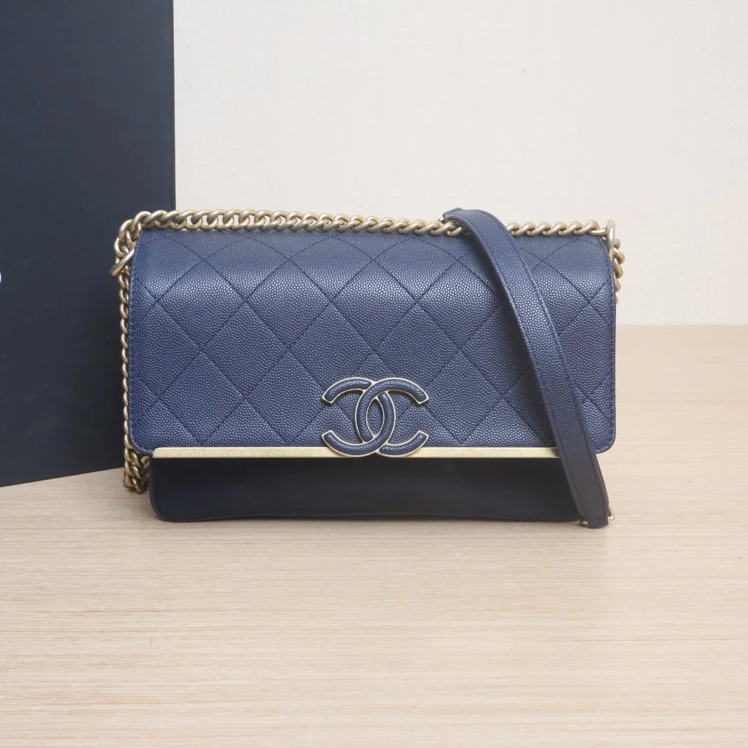 95新 Chanel/香奈儿 【娇】蓝色斜挎包 26开 斜挎包 P215256765