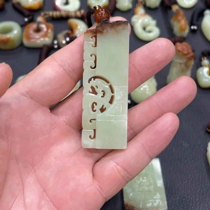 岫岩河磨玉（透闪石质玉）未镶嵌吊坠(不含链)