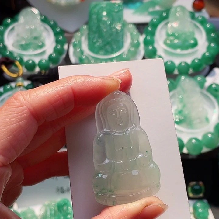 石英质玉吊坠未镶嵌