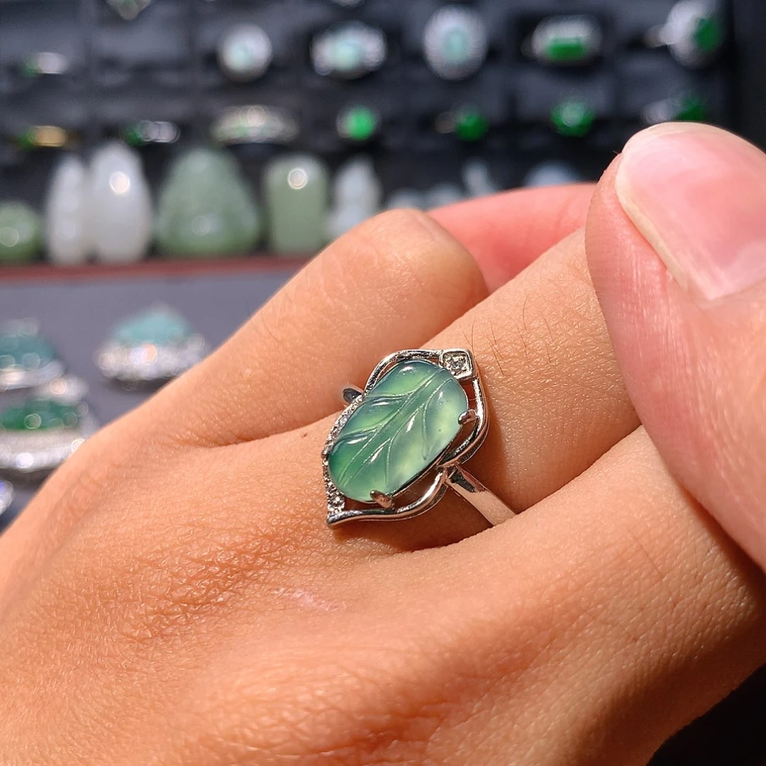 翡翠未镶嵌戒指戒指