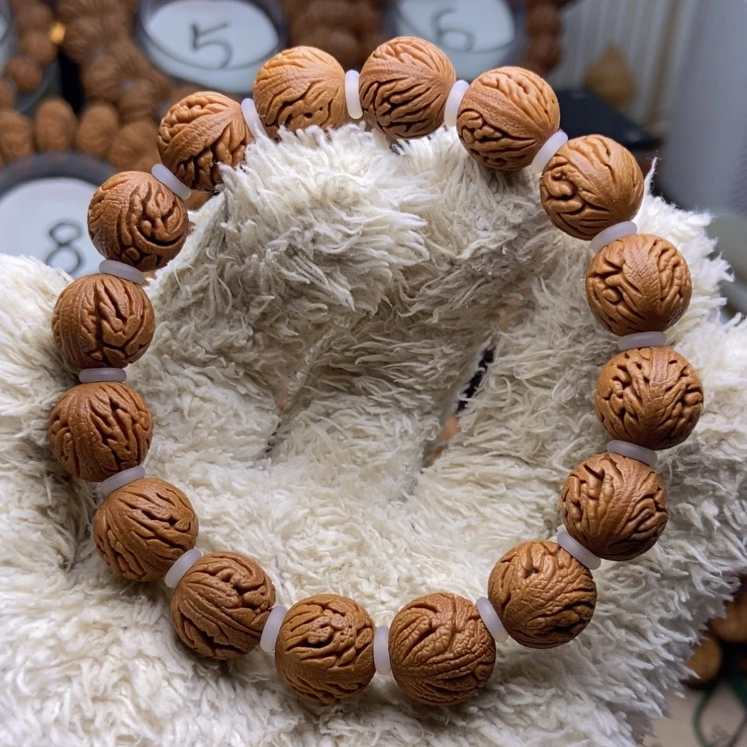 执***梦手串桃核闪电购 56