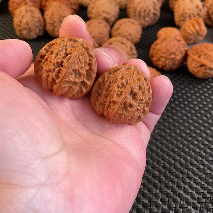 文玩核桃把件三角白35