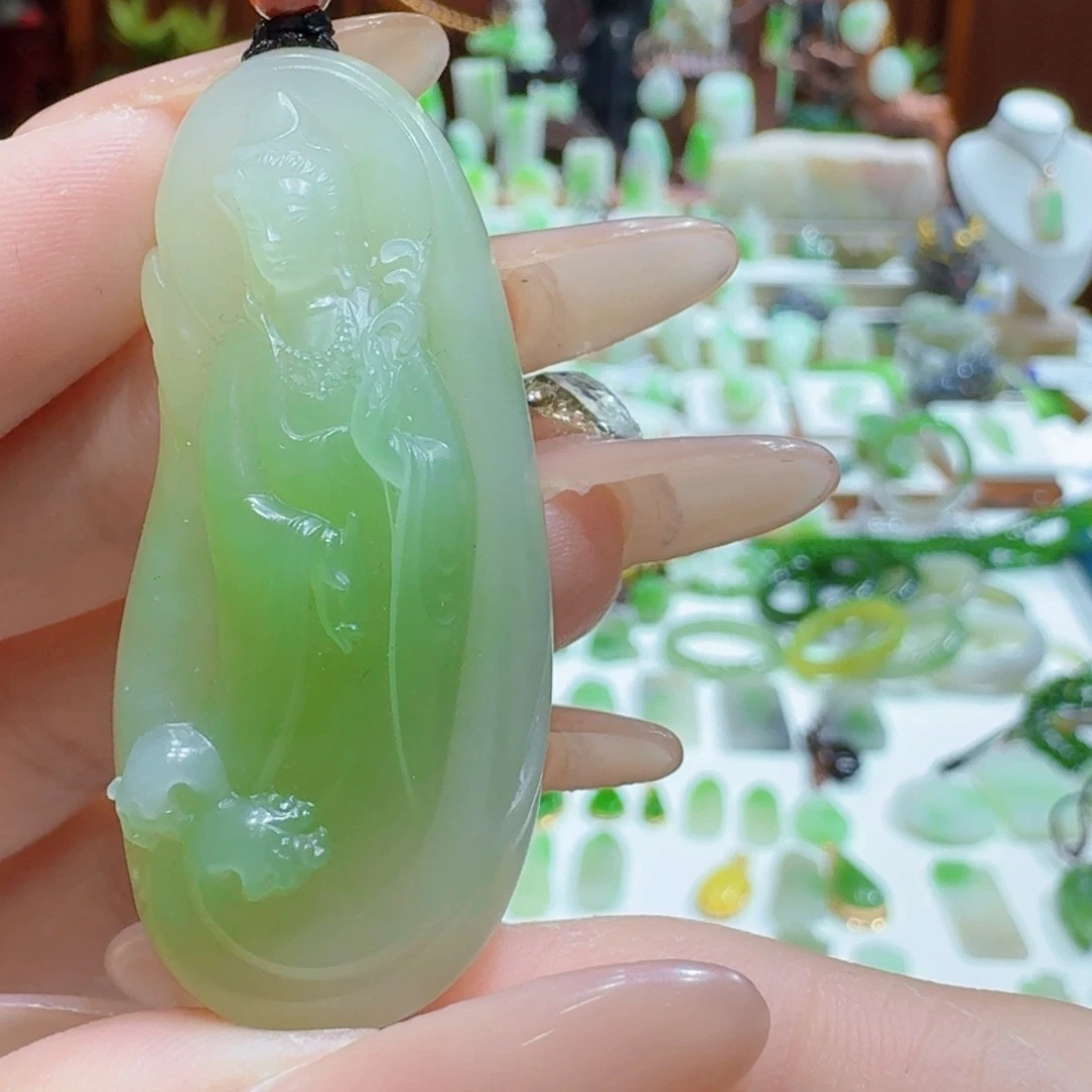 和田玉翠青冰底净瓶观音未镶嵌