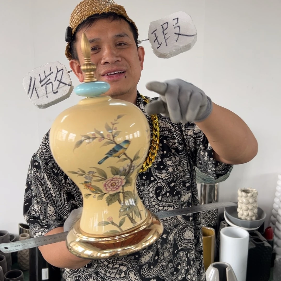 摆件49 号高中低温陶瓷瓶（部分微瑕）