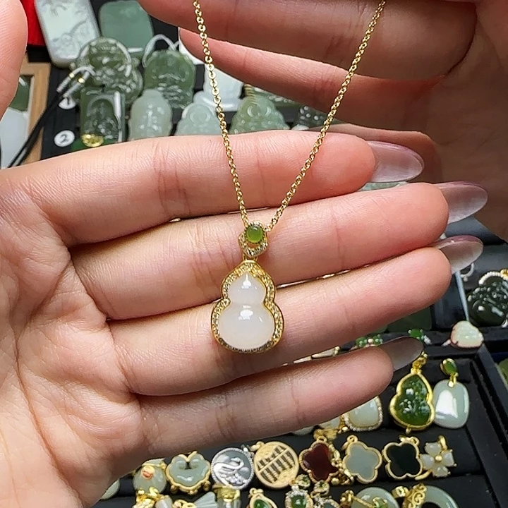 和田玉银S925镶嵌吊坠(赠链)