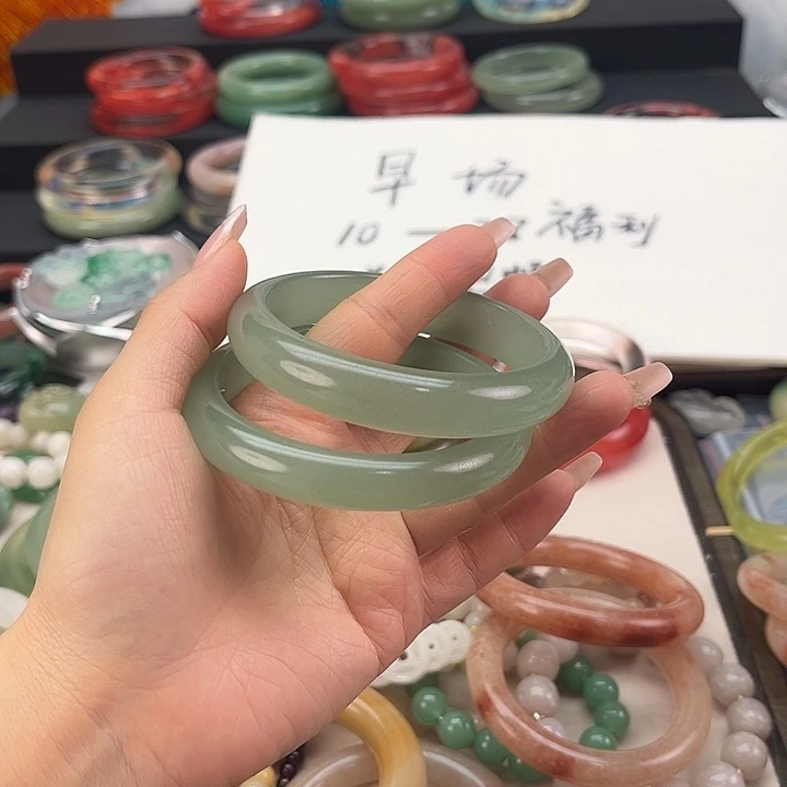 石英岩玉未镶嵌手镯