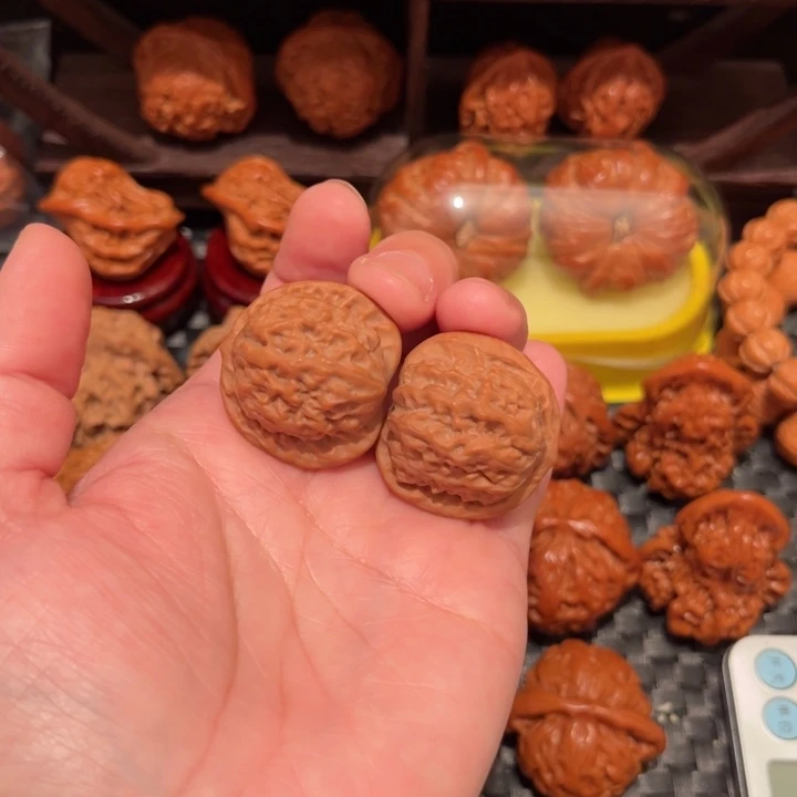 文玩核桃吊坠幸**续瓷娃娃