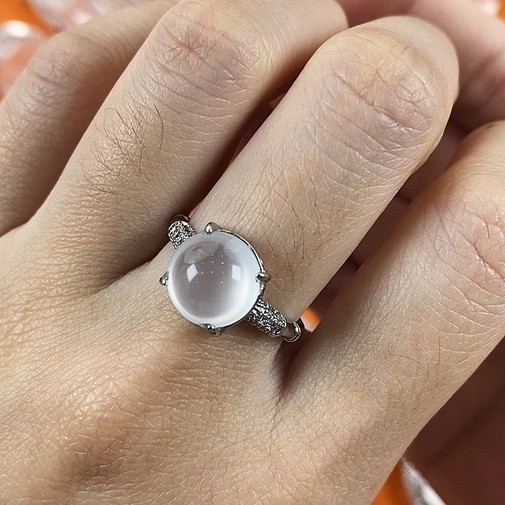 石英质玉合金颈饰