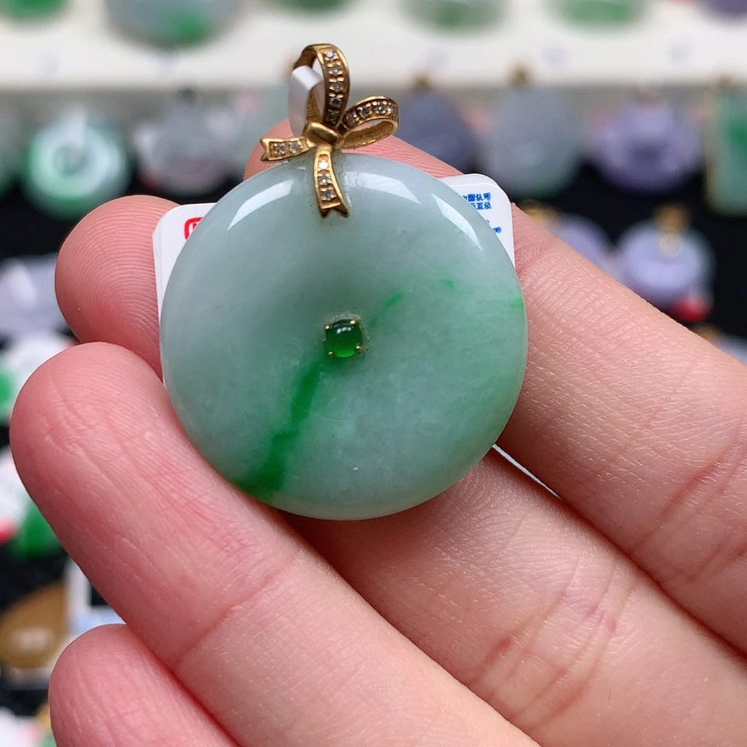 颈饰18K金镶嵌翡翠翡翠吊坠