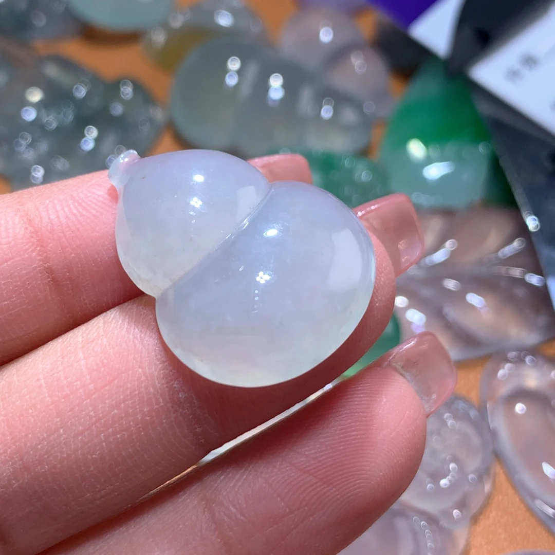 翡翠颈饰未镶嵌缅甸