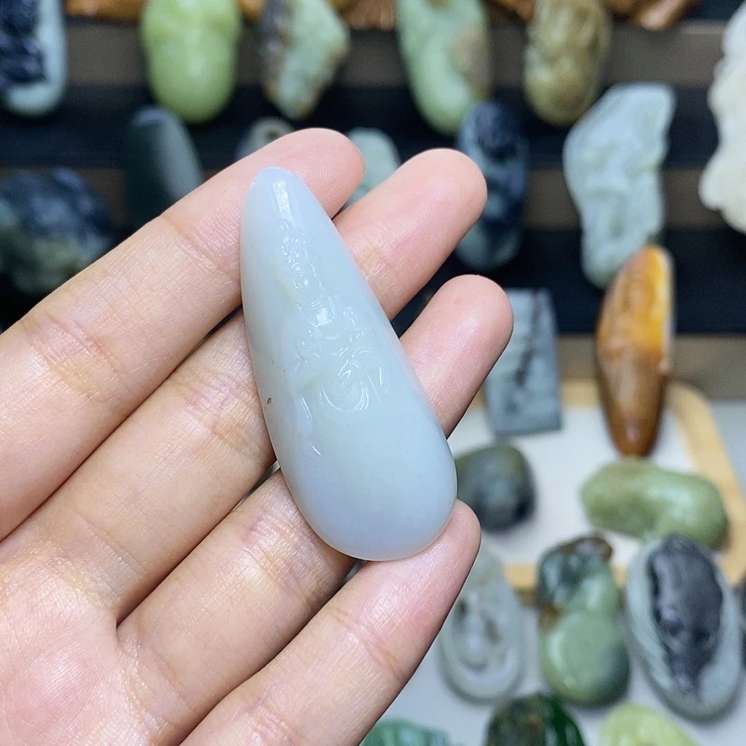 【闪购商品】颈饰未镶嵌和田玉阿*