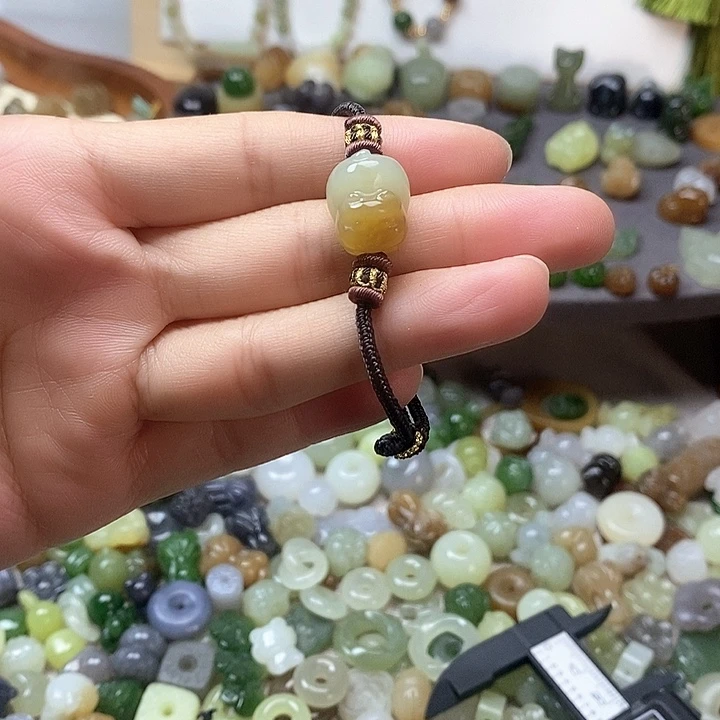 未镶嵌和田玉挂件猫猫手绳