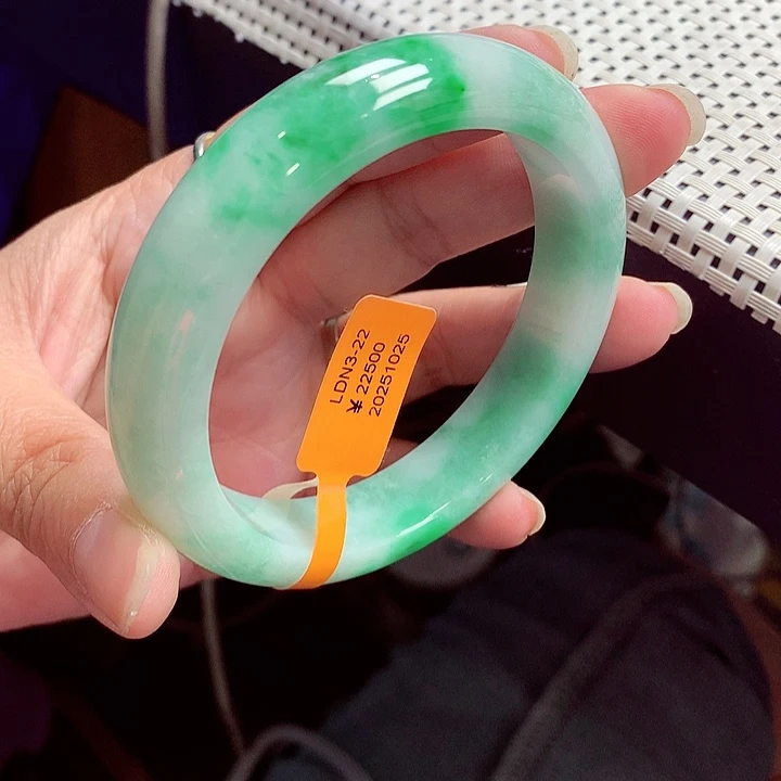 翡翠未镶嵌手镯翡翠