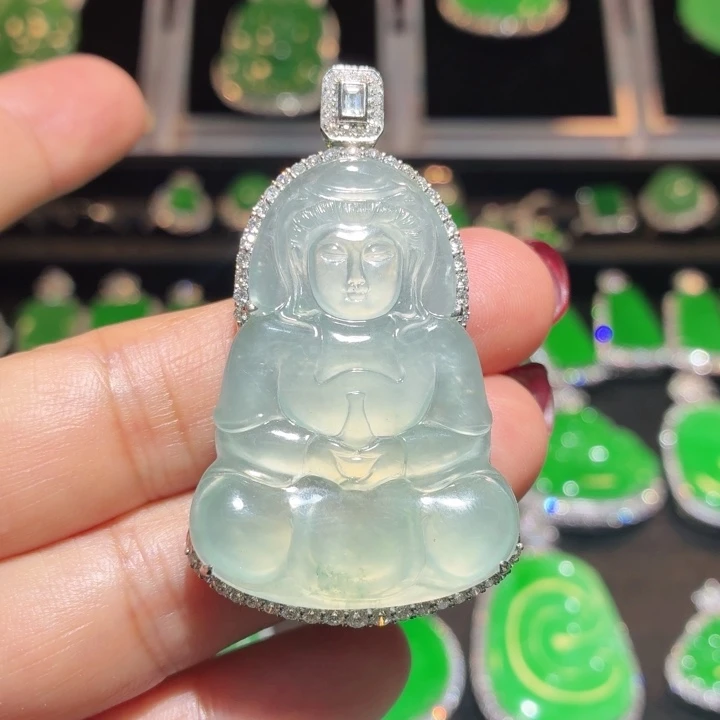 翡翠18K金镶嵌颈饰