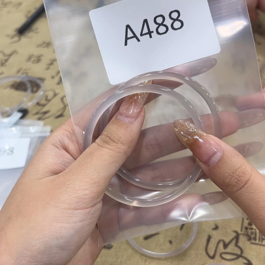 玛瑙/玉髓手镯未镶嵌洛*