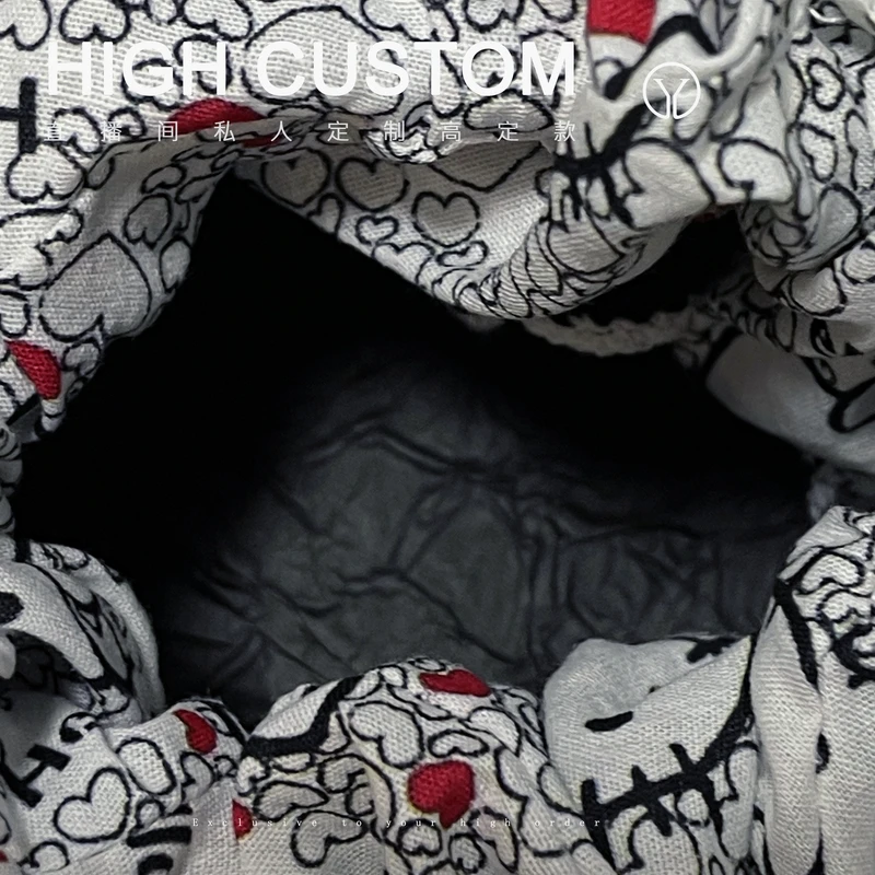 卡通猫咪白色彩印发圈