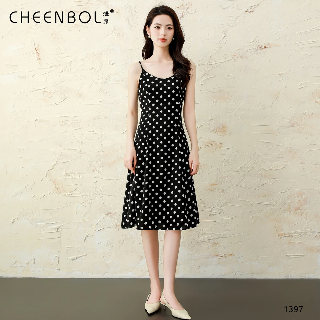 1397波点连衣裙夏季新款气质法式赫本风度假风初恋甜美吊带中长裙