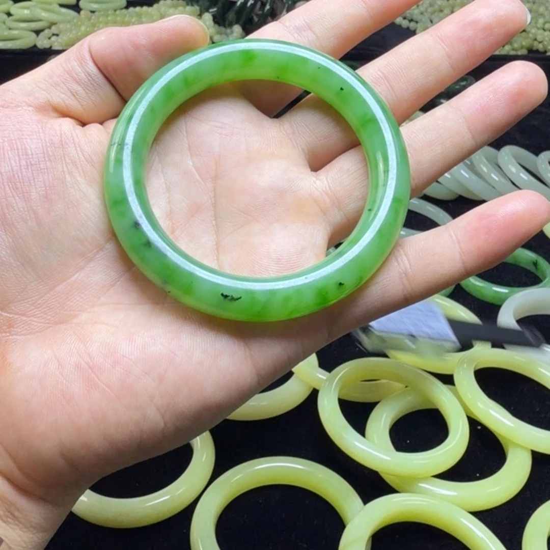 青***檬和田玉未镶嵌车挂