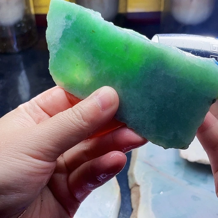 翡翠未镶嵌颈饰毛料6