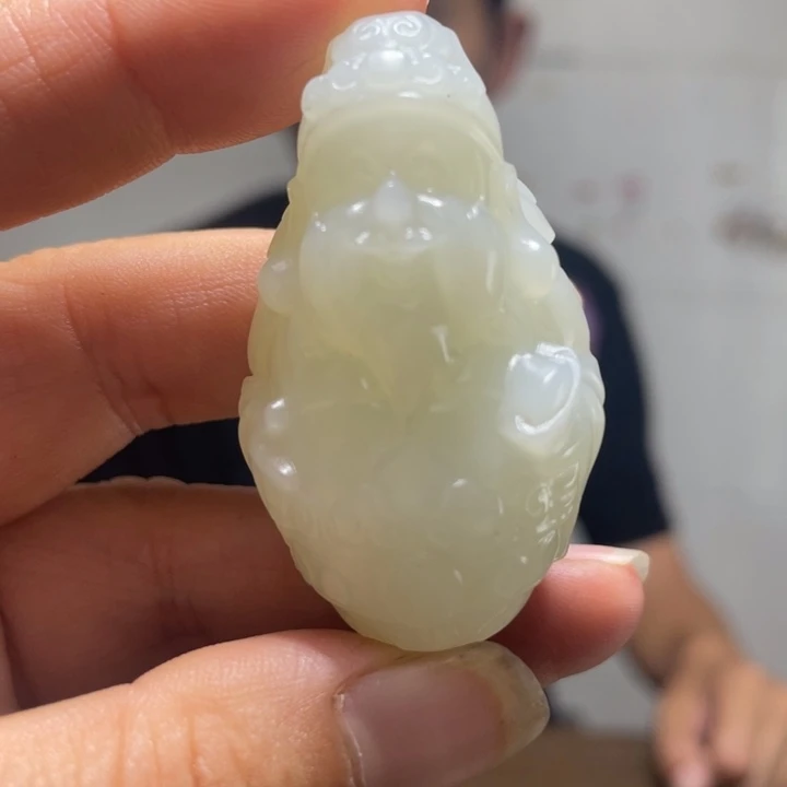 和田玉未镶嵌把件