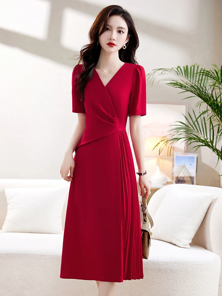 大码红色连衣裙女夏2025新款高级感气质名媛洋气显瘦正式场合裙子