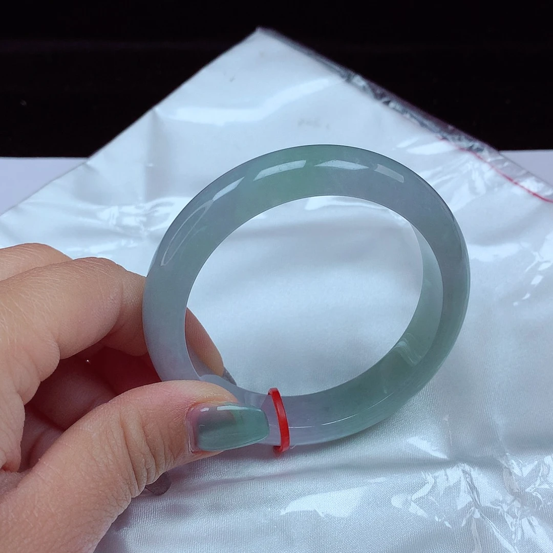 翡翠手镯未镶嵌圈口56