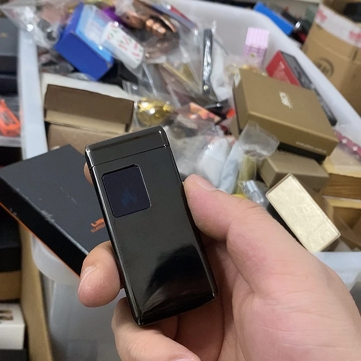 悟***充气打火机充气的