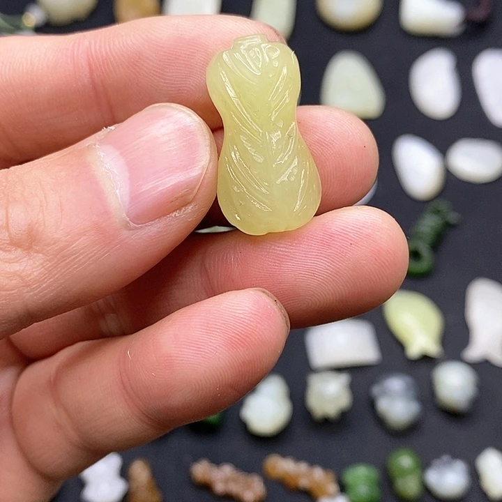 和田玉颈饰未镶嵌风**语