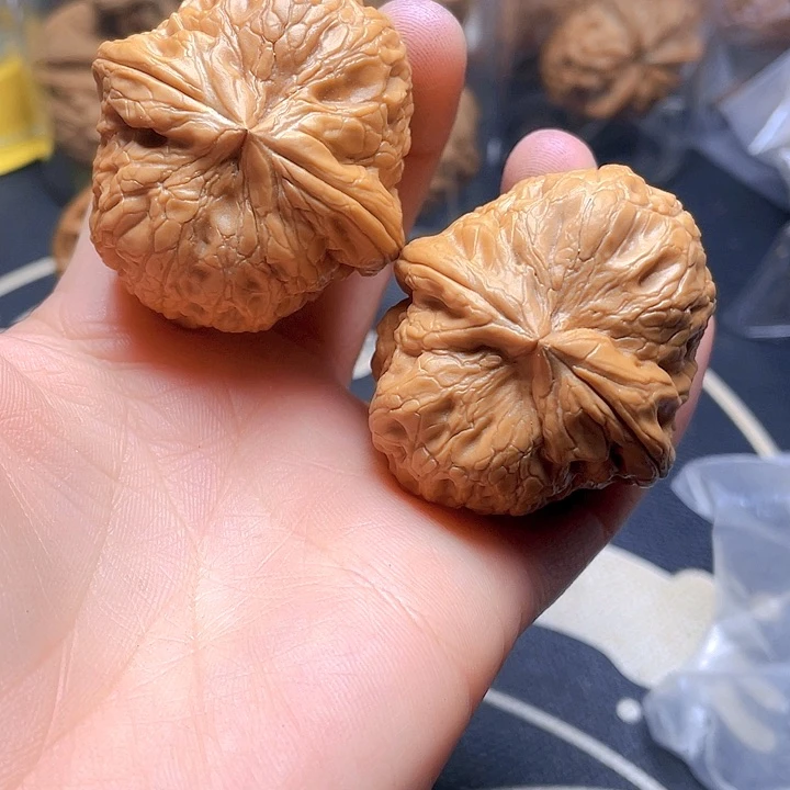 文玩核桃吊坠驴打滚
