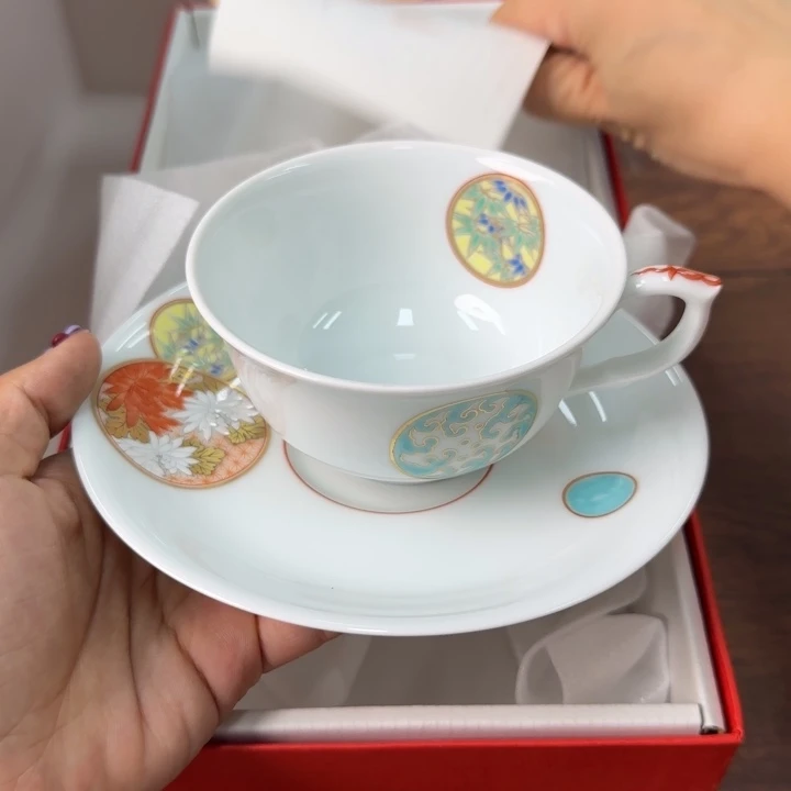 一个陶瓷物件哈哈哈家