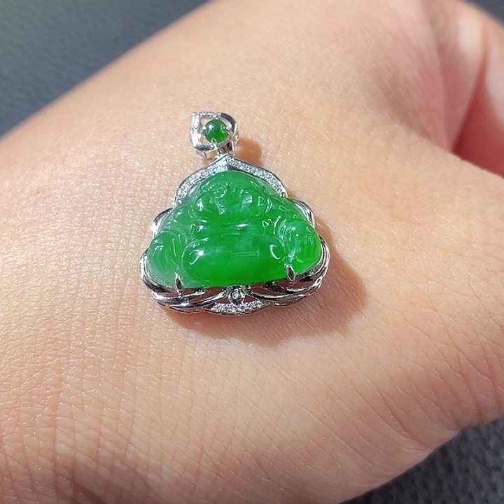 翡翠颈饰18K金镶嵌翡翠