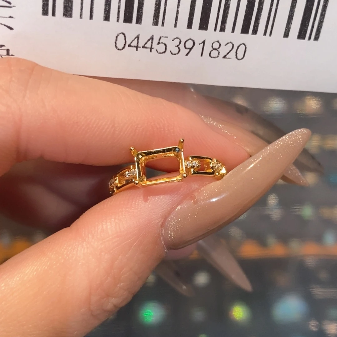 欧泊欧泊戒指银S925镶嵌H****?