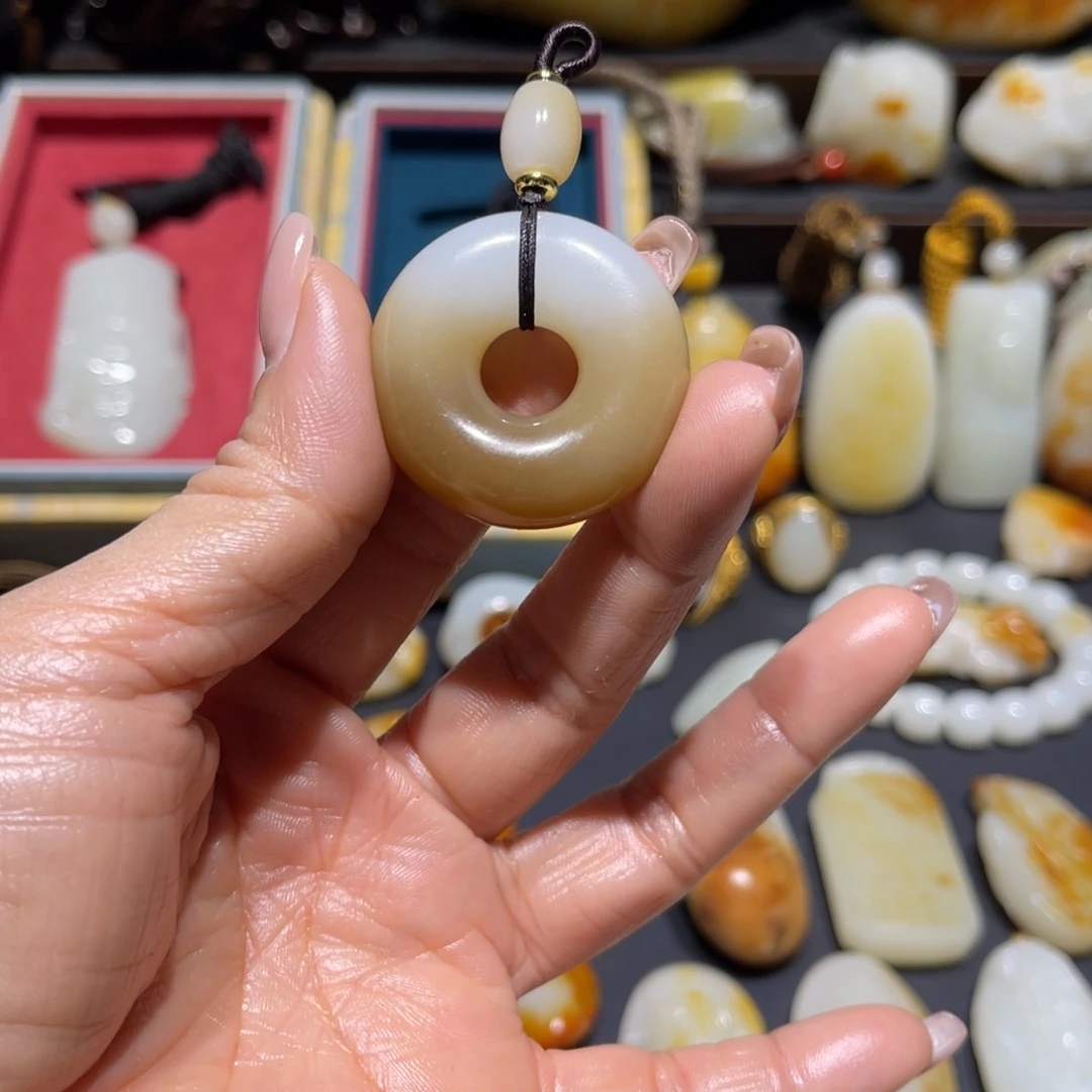 和田玉未镶嵌吊坠(不含链)