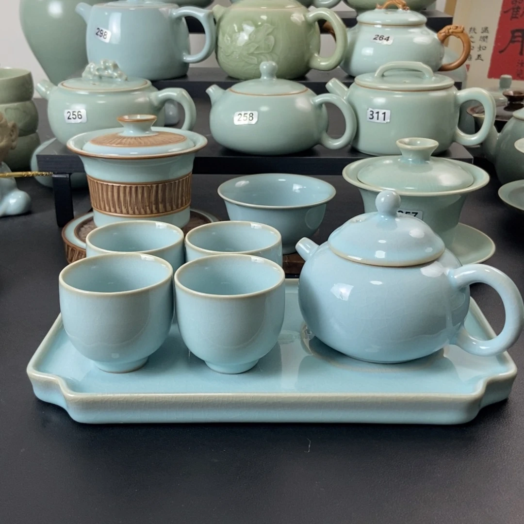 微瑕天青釉一壶四杯带茶盘